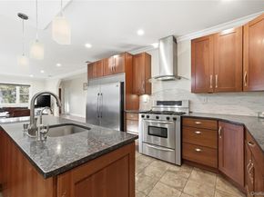 200 N Side Road, Wading River NY 11792