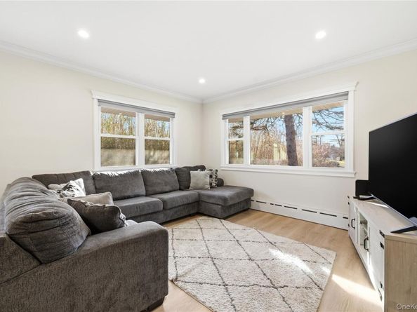 200 N Side Road, Wading River NY 11792