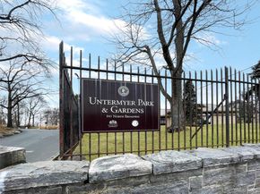 6 DeHaven Drive 1E, Yonkers NY 10703