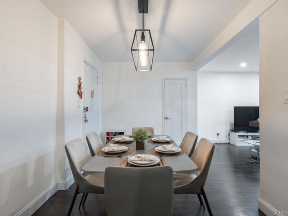 84-01 Main Street 527, Briarwood NY 11435