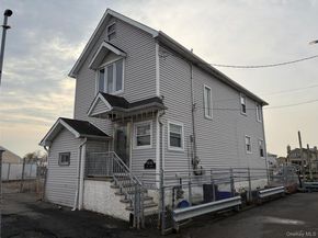 9934 164th Avenue, Hamilton Beach NY 11414