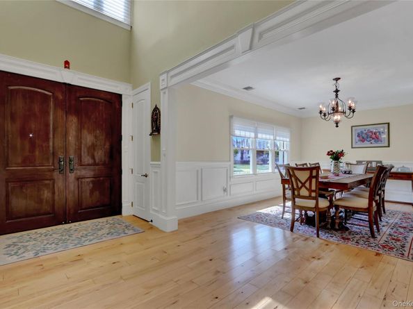 4 Middle Lane, Jericho NY 11753