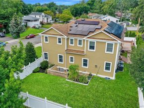 4 Middle Lane, Jericho NY 11753