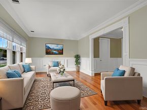 4 Middle Lane, Jericho NY 11753