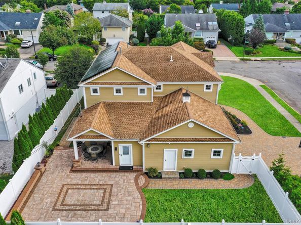 4 Middle Lane, Jericho NY 11753