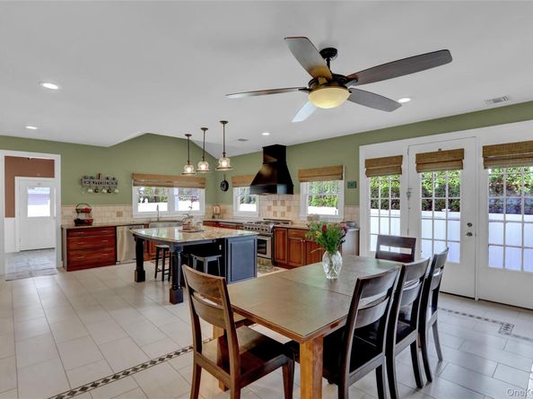 4 Middle Lane, Jericho NY 11753