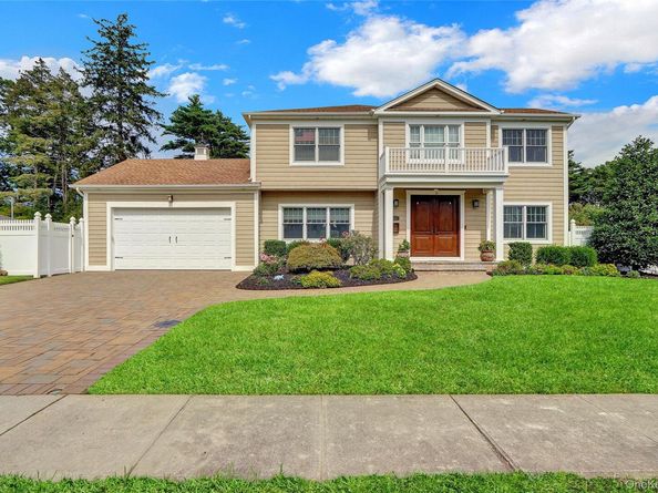 4 Middle Lane, Jericho NY 11753