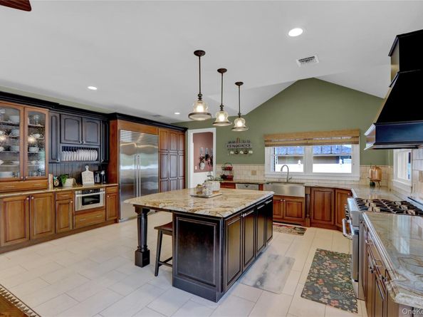 4 Middle Lane, Jericho NY 11753