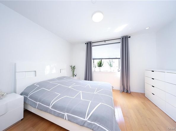 1520 W 10th Street 2B, Brooklyn NY 11204