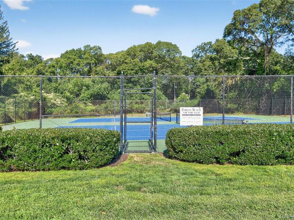 15 Bonnie Drive, Northport NY 11768