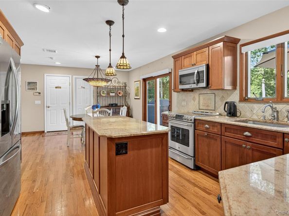 15 Bonnie Drive, Northport NY 11768