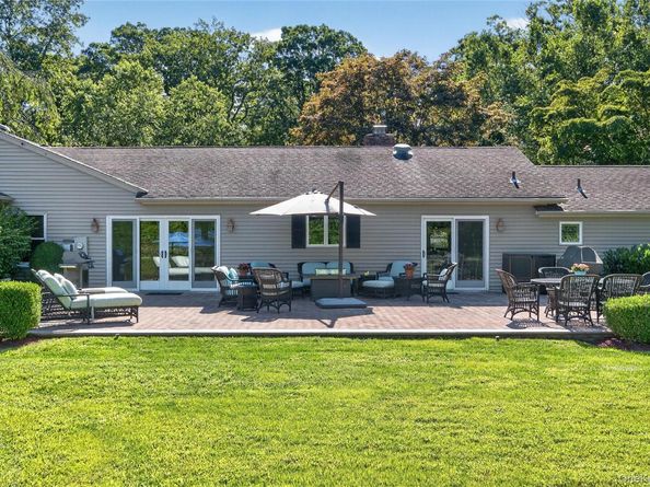 15 Bonnie Drive, Northport NY 11768