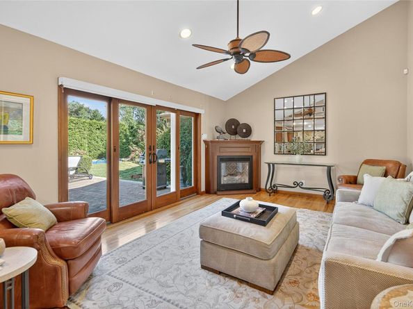 15 Bonnie Drive, Northport NY 11768