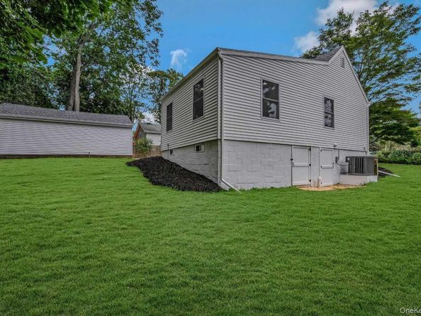 9 Moscato Street, Huntington NY 11743