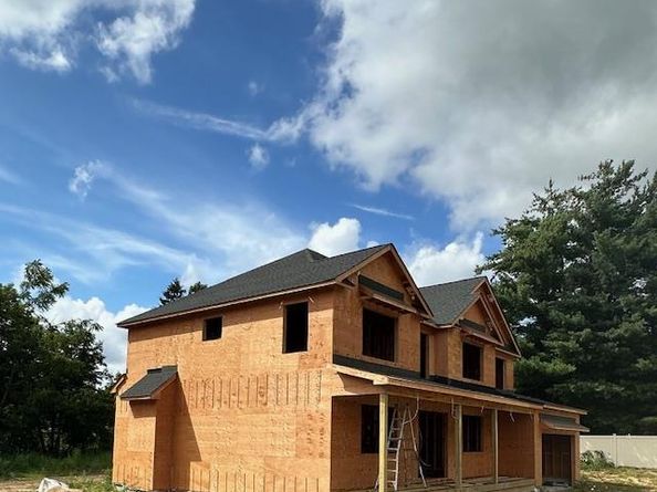 3 Carmine Court, Commack NY 11725