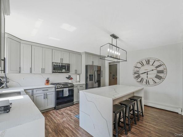 98 Fifty Acre Road S, Smithtown NY 11787