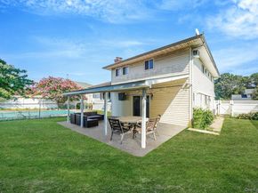 98 Fifty Acre Road S, Smithtown NY 11787
