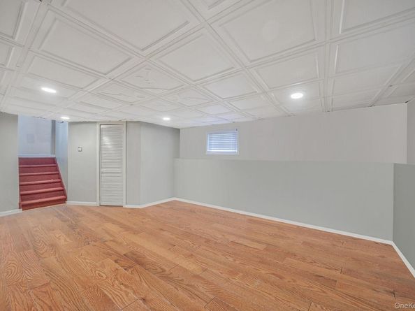 98 Fifty Acre Road S, Smithtown NY 11787