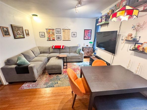 28-11 Ditmars Boulevard, Astoria NY 11105