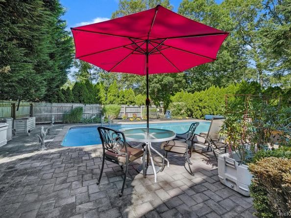1 Deepdale Drive, Commack NY 11725