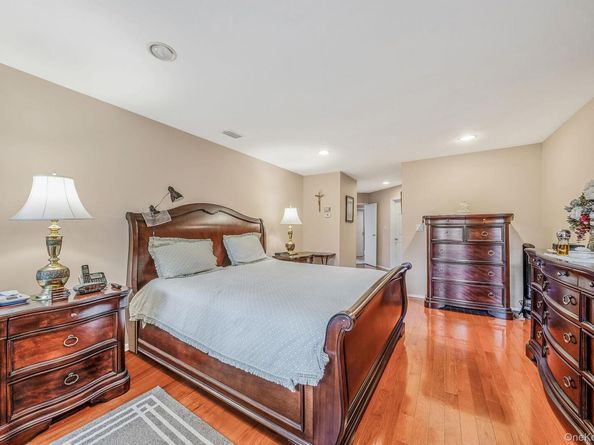 185 Colony Drive N, Holbrook NY 11741