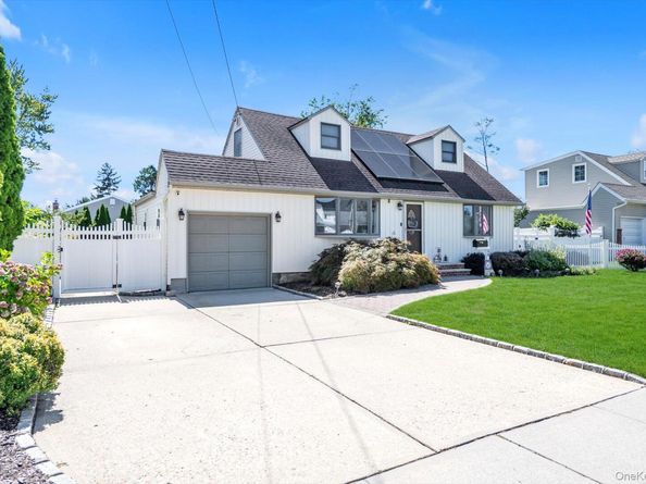 20 Hazel Avenue, Farmingdale NY 11735