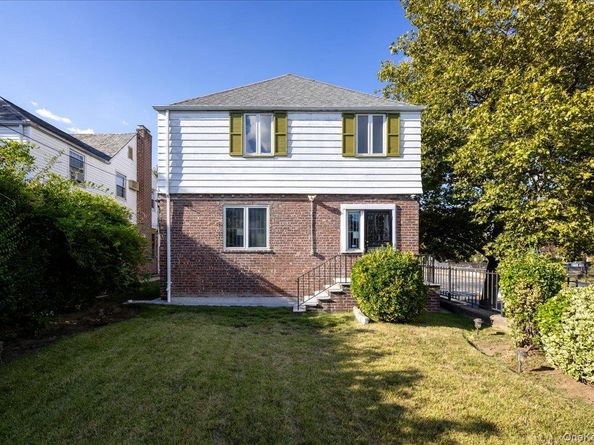 141-32 Grand Central Parkway, Briarwood NY 11435