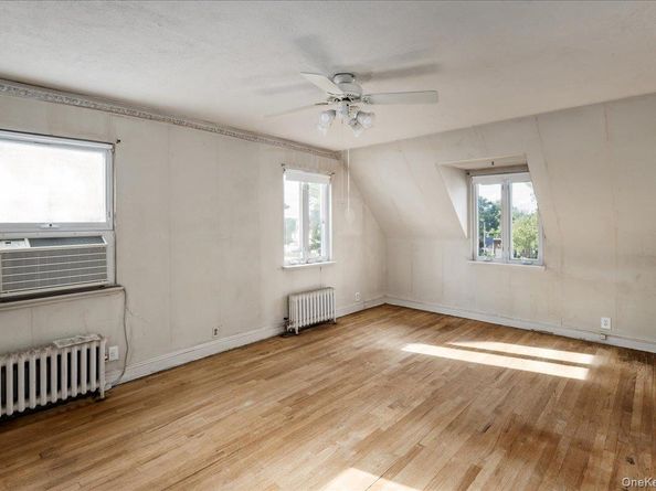 141-32 Grand Central Parkway, Briarwood NY 11435
