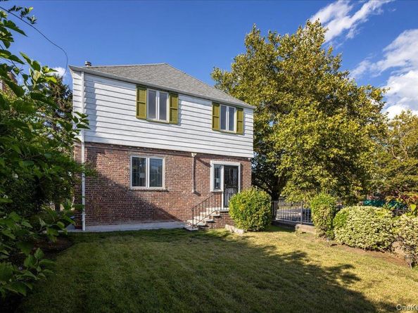 141-32 Grand Central Parkway, Briarwood NY 11435