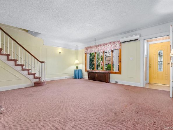 64-22 79th Street, Middle Village NY 11379