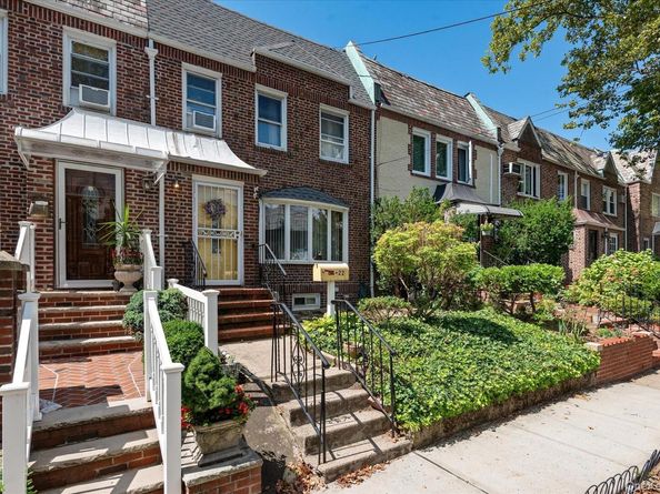 64-22 79th Street, Middle Village NY 11379