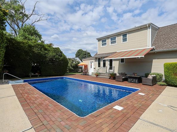 22 Colonial Drive, Farmingdale NY 11735