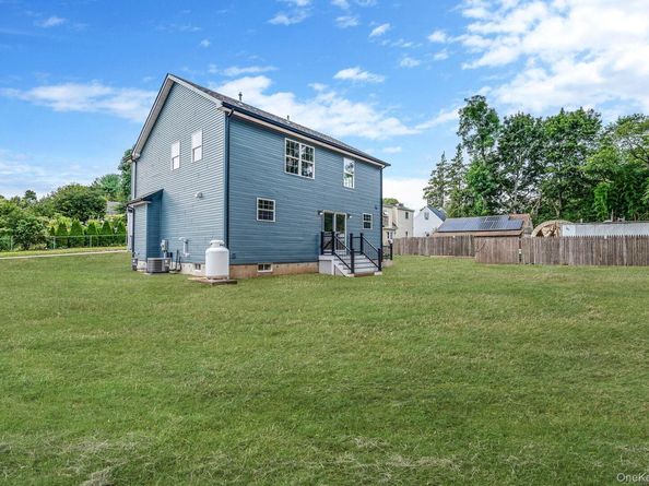 37 Lakeview Drive, Middle Island NY 11953