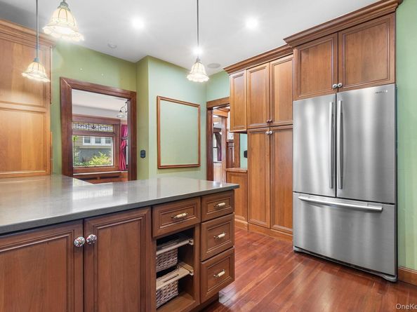 230 Van Cortlandt Park Avenue, Yonkers NY 10705