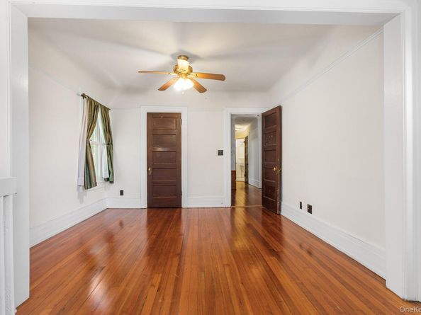 230 Van Cortlandt Park Avenue, Yonkers NY 10705