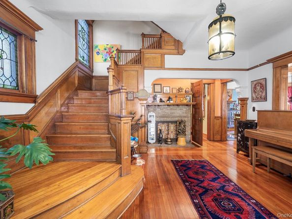 230 Van Cortlandt Park Avenue, Yonkers NY 10705