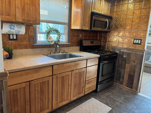 1529 Carl Avenue, Holbrook NY 11741