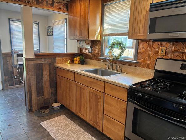 1529 Carl Avenue, Holbrook NY 11741