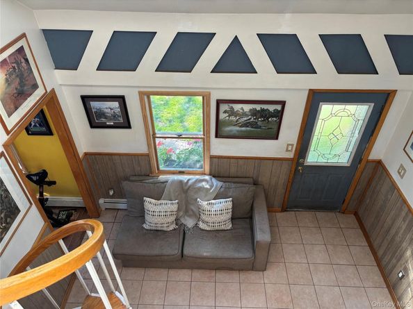 1529 Carl Avenue, Holbrook NY 11741