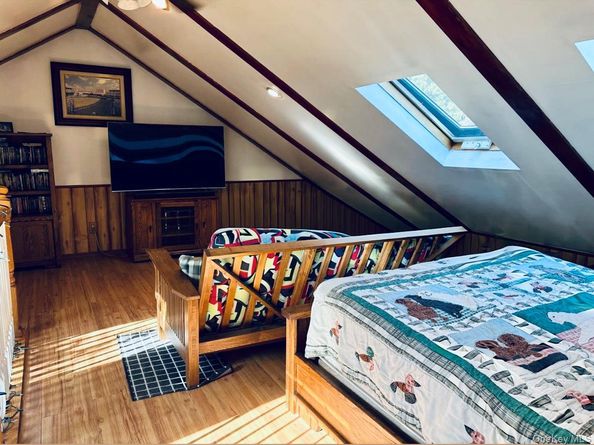 1529 Carl Avenue, Holbrook NY 11741