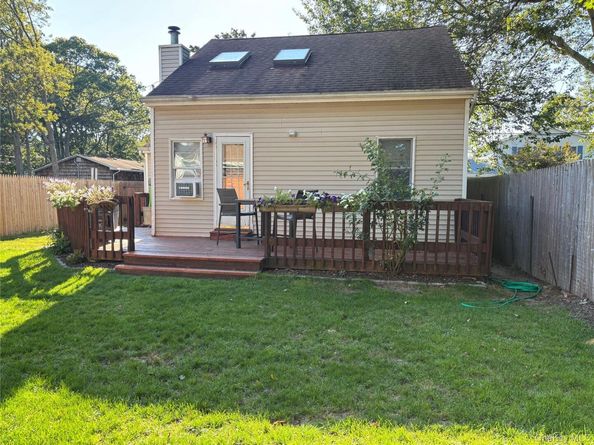 1529 Carl Avenue, Holbrook NY 11741
