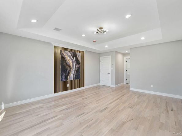 2092 Hoffman Avenue, Elmont NY 11003