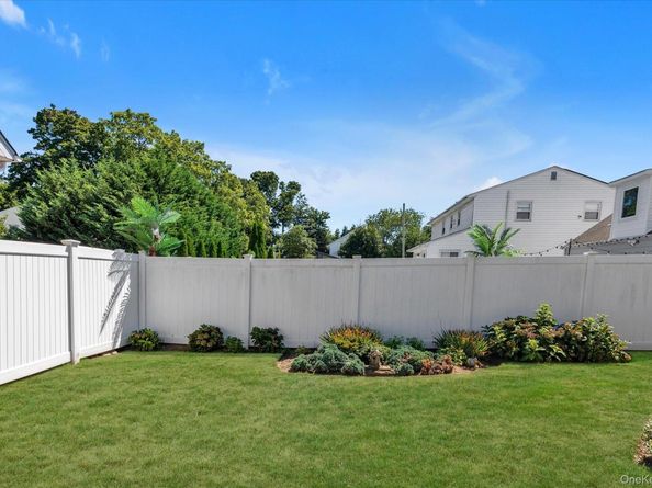 49 Princeton Place, Merrick NY 11566