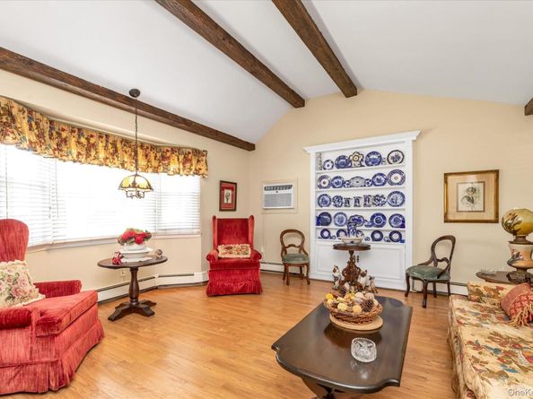 49 Princeton Place, Merrick NY 11566