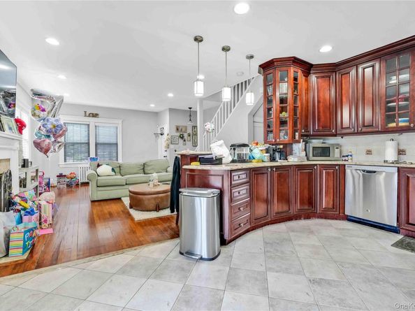 16008 12th Road, Beechhurst NY 11357