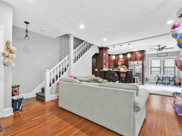 16008 12th Road, Beechhurst NY 11357