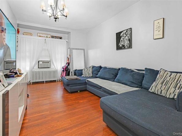 16008 12th Road, Beechhurst NY 11357