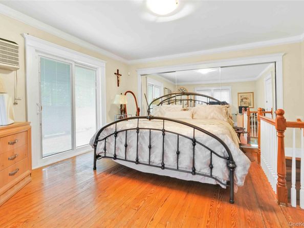 16008 12th Road, Beechhurst NY 11357
