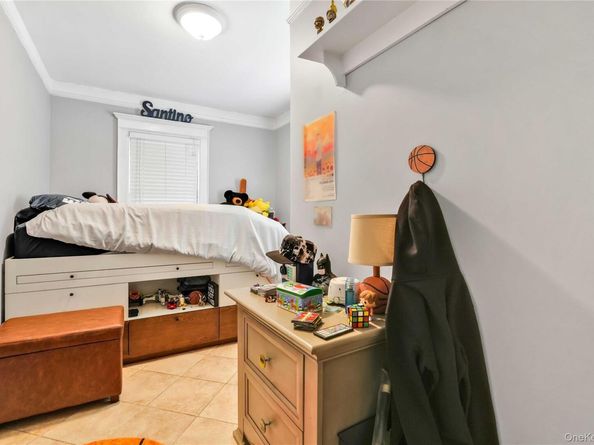 16008 12th Road, Beechhurst NY 11357