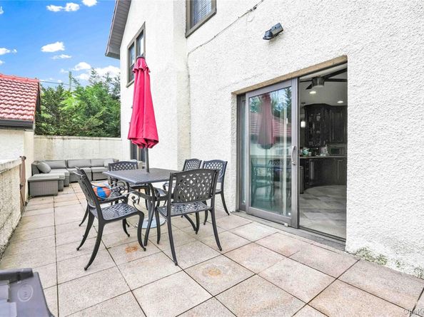 16008 12th Road, Beechhurst NY 11357